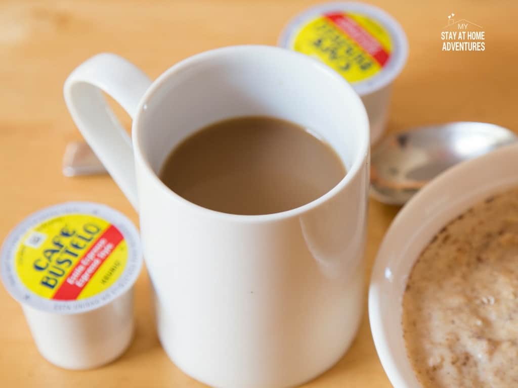 ingenting håller mig på morgonen än en läcker puertoricansk frukost och Caf Kubansk Bustelo. Lär dig hur man gör puertoricansk havregryn när du klickar här!