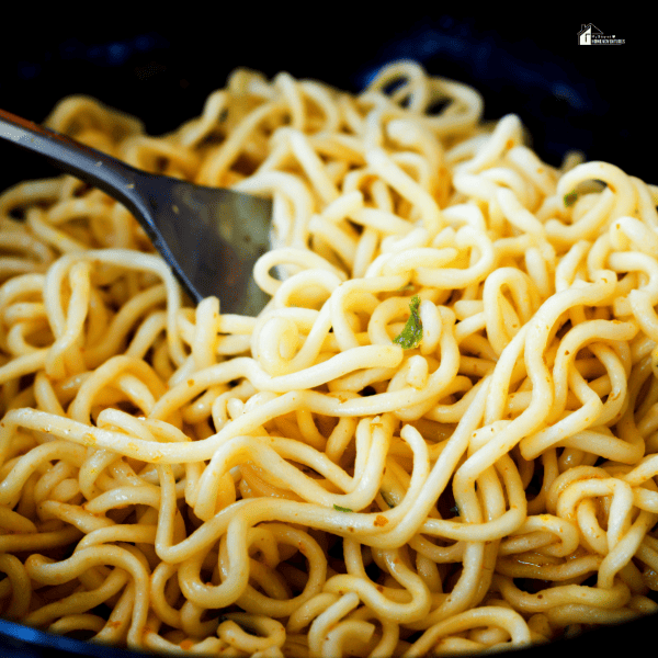 a close up image of a noodle in a bowl